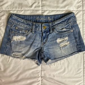 american eagle low waisted vintage jean shorts